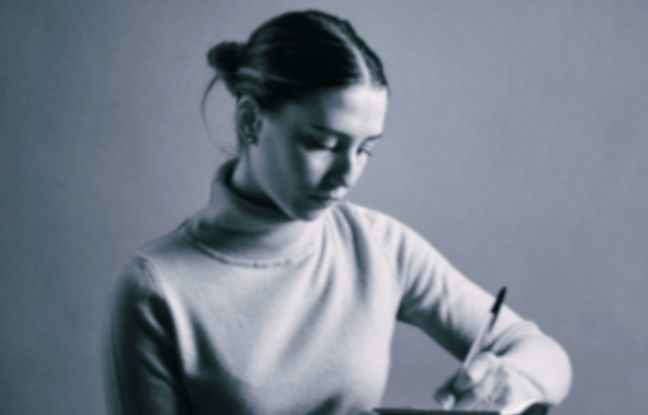 historie po poronieniu - kobieta pisze swoją historię